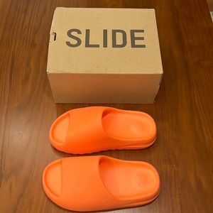 YEEZY "Enflame Orange" slides